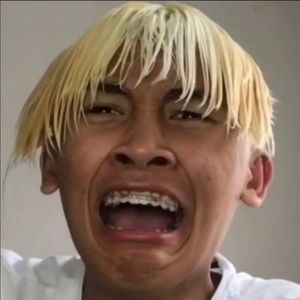 Meet your Posher, Emilee